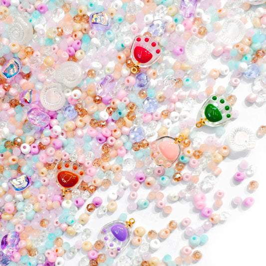 B489]Tiny Candy Paws