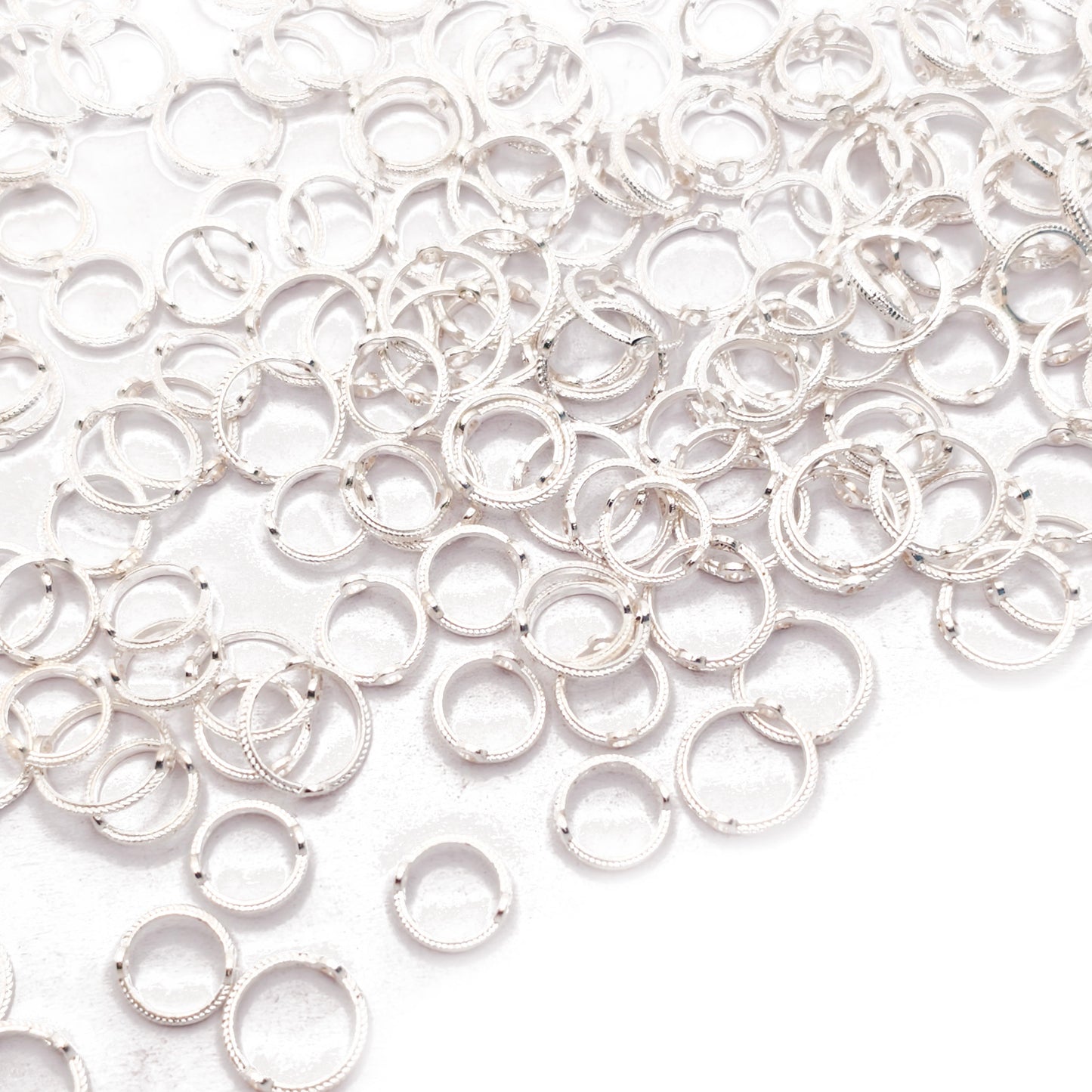L1530]Bead Frames Silvie