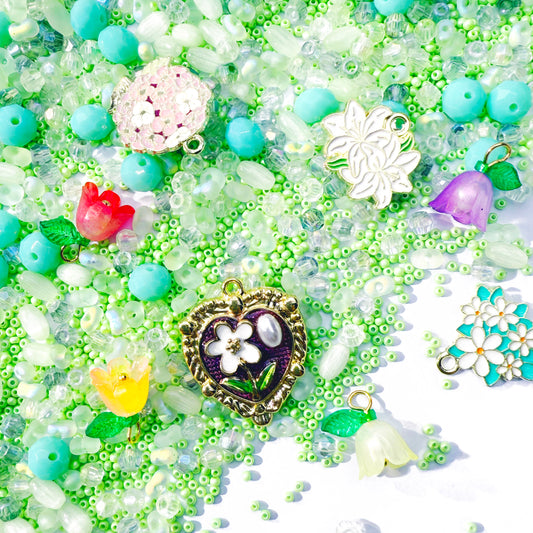 B347]Tiny Spring Garden