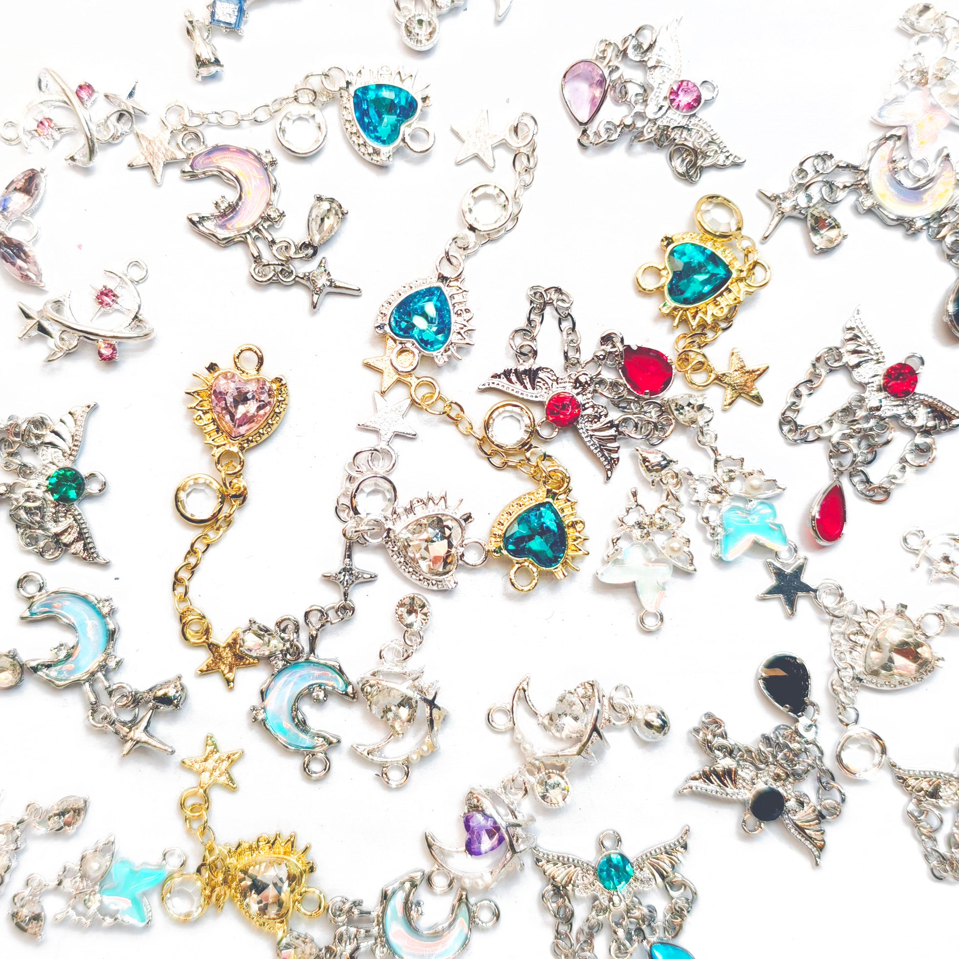 L893]Charming Charms Glam