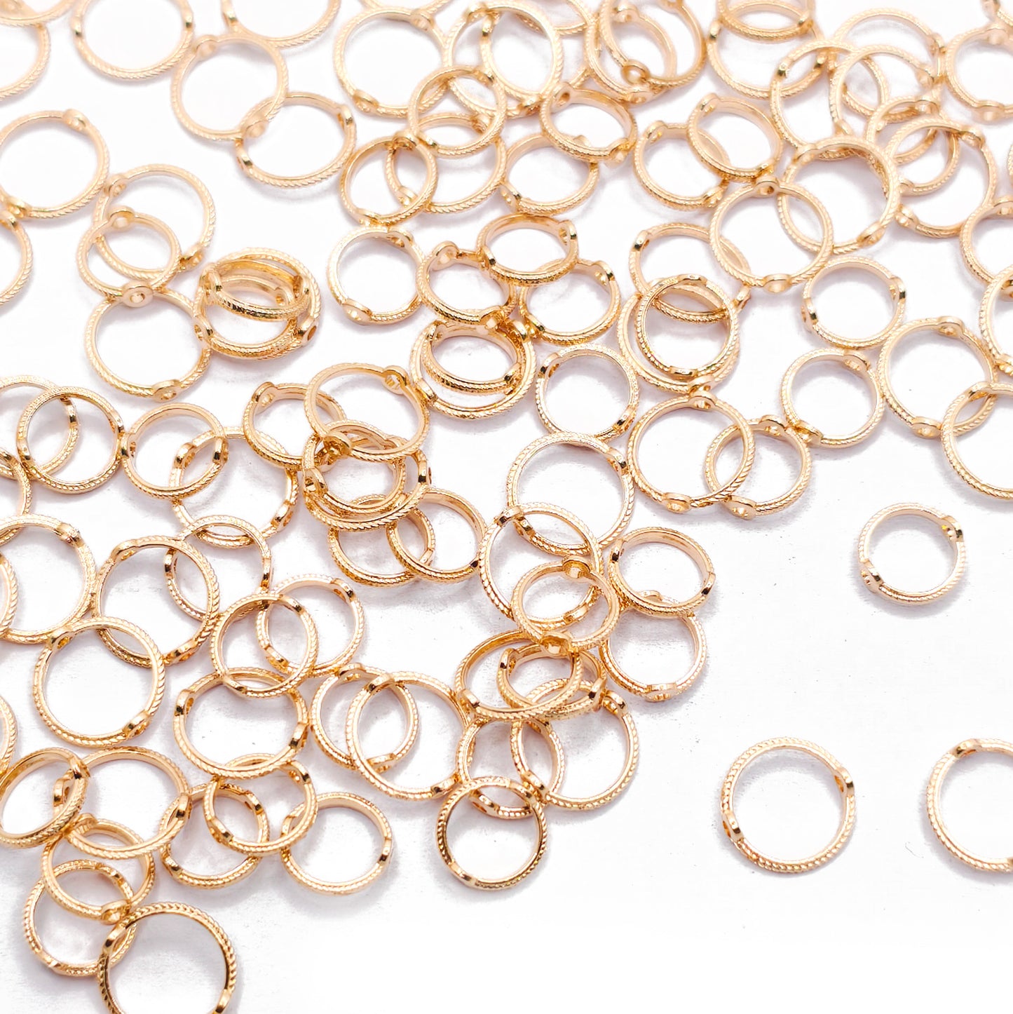 L1528]Bead Frames Antique Gold