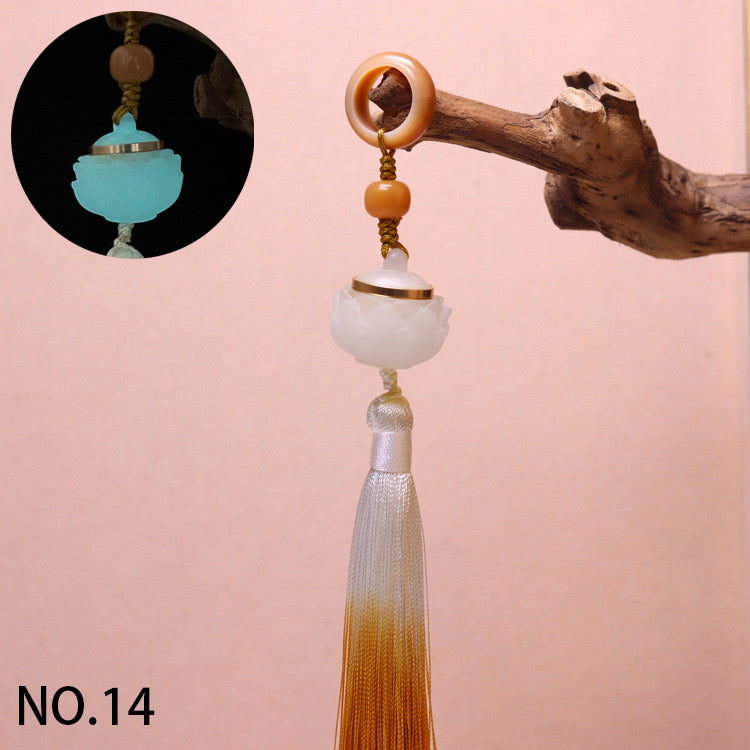 L159]Bodhi Tassel